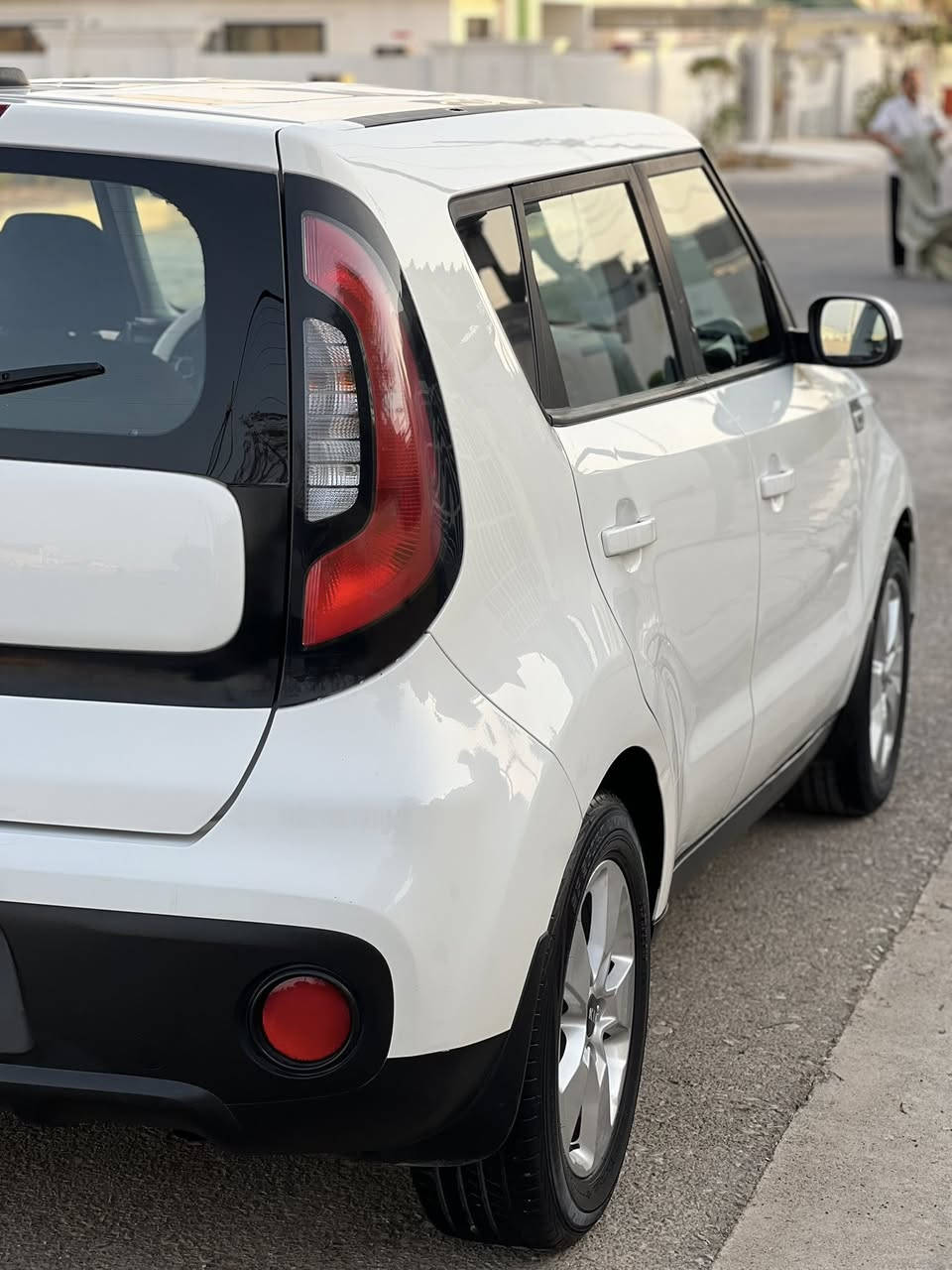 سلام عليكم كيا صول للبيع موديل 2019 امريكي بيها قطعتين باب وجاملغ سيارة جديدة بمعنى الكلمة هزة وسنوية وارقام كلة جديد تحويل ثاني غرامات صفر رقم بغداد مواصفات السيار فول تحكم ستيرن شاشة جبير كامرة خلفية 3 انضمة قيادة نورمال/ايكو/سبورت محرك 1600 دوش ماشية 36 الف حقيقي سعر السيارة 127 وبيها مجال للطيبين رقم ***********
