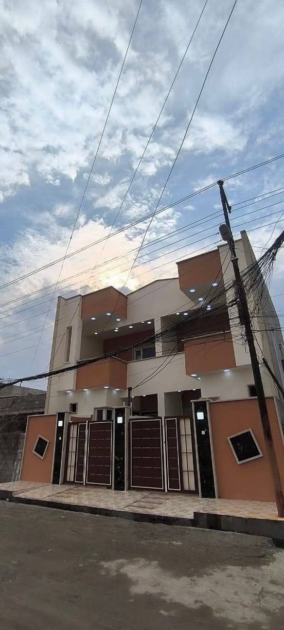 بيت زيرو للبيع في حي سومر🏘️

مساحة  100متر💥

جبهة 5💥
🕌قرب. ع جامع  مكه المكرمه💥

1️⃣الطابق الاول استقبال ومطبخ وصالة وحمامات وغرفة نوم 
2️⃣والطابق الثاني غرفة نوم  2💥
سند طابو سكني باسم صاحبه 
ملك صرف تحويل شرط  💥
تگدر تتواصل مع الارقام او علواتساب

📶 ***********

📞 ***********

موقع مكتبنا @الصالحين للعقار 2 سوق سومر تقاطع الثاني
