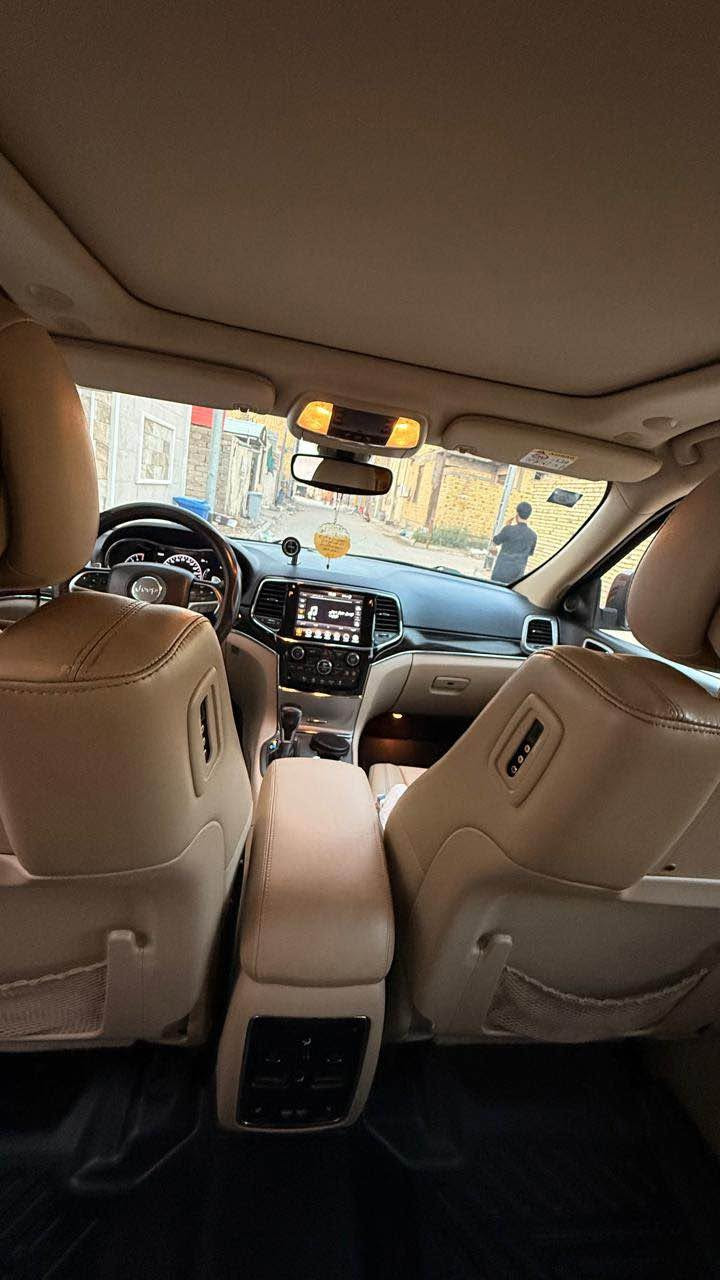 🚘 للبيع بسعر مناسب جداً جيب موديل 2020 خليجي

السيارة استخدام شخصي وعلى ايدي جاهزه من ناحية كلشي مغلف البجم كامل ppf دهن وكالات عالميه بانزين محسن سيارة على وضع الشركة مابيها اي ملاحظة فول مواصفات للاخير الفئه المرغوبه بدون جكات رقم بغداد هزه وسنوية جديدة
***********
***********📞

المواصفات:
✅ محرك 6 سلندر
✅ جير أوتوماتيك
✅ نظام دفع رباعي (4×4)
✅ فتحة سقف بانوراما
✅ داخلية جلد فاخر
✅ مقاعد كهربائية مع حفظ الذاكرة
✅ تدفئة وتبريد للمقاعد الأمامية
✅ تدفئة للمقاعد الخلفية
✅ شاشة معلومات كبيرة
✅ شاشات ترفيه للمقاعد الخلفية
✅ نظام ملاحة (Navigation)
✅ نظام صوت فاخر
✅ كاميرا خلفية
✅ كاميرا 360°
✅ حساسات أمامية وخلفية
✅ نقاط عمياء (Blind Spot)
✅ تنبيه حركة المرور الخلفية
✅ المحافظة على المسار
✅ تحذير الاصطدام الأمامي
✅ رادار أمامي
✅ مثبت سرعة ذكي (Adaptive Cruise Control)
✅ تشغيل بصمة
✅ دخول ذكي (Keyless Entry)
✅ تشغيل عن بُعد
✅ باب خلفي كهربائي
✅ ستيرن متعدد الاستخدامات
✅ شاحن لاسلكي
✅ منافذ USB أمامية وخلفية
✅ إضاءة LED أمامية وخلفية
✅ جنوط ألمنيوم وكالة
✅ مواصفات Limited Plus كاملة ناصرية, ذي قار
