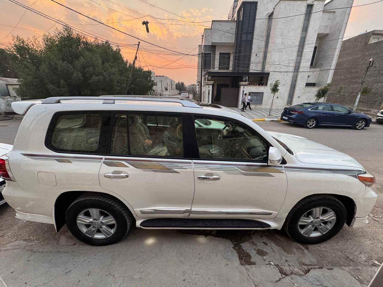 لاندكروز GXR موديل 2014 مكفولة استخدام شخصي رقم بغداد باسمي تحويل مباشر للتواصل واتساب فقط ***********
