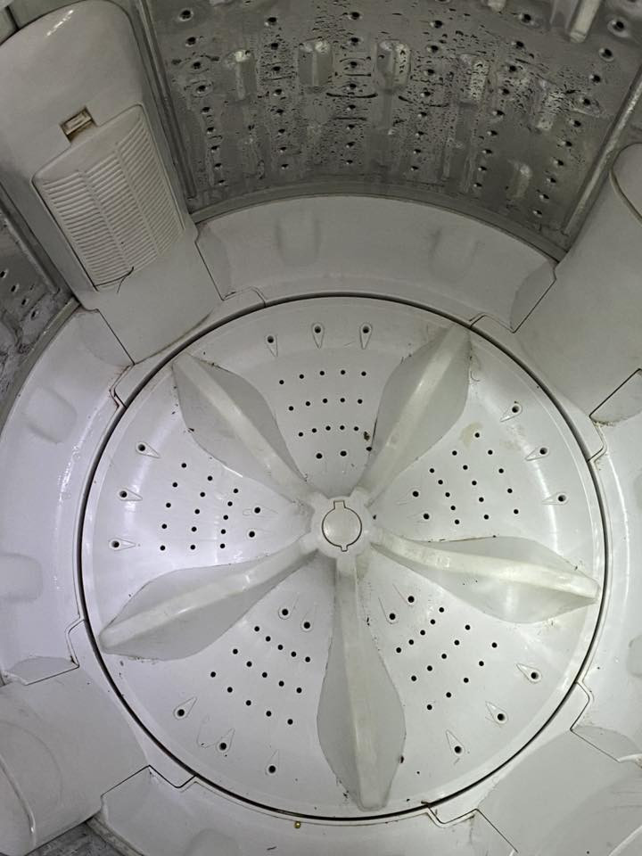 سلام عليكم 
غساله جديده ما مستعمله فقط شهر واحد نضيفه اوتوماتيكيا نظام الغساله الغسل والتجفيف كامله ما ناقصه اي شي شغاله 100/100 تفحصه وتشوفه اريده 500 وبيه مجال بسيط  مستعجل على بيعته العنوان نجف حي الانصار مقابل المستوصف الرقم *********** فقط وتساب
