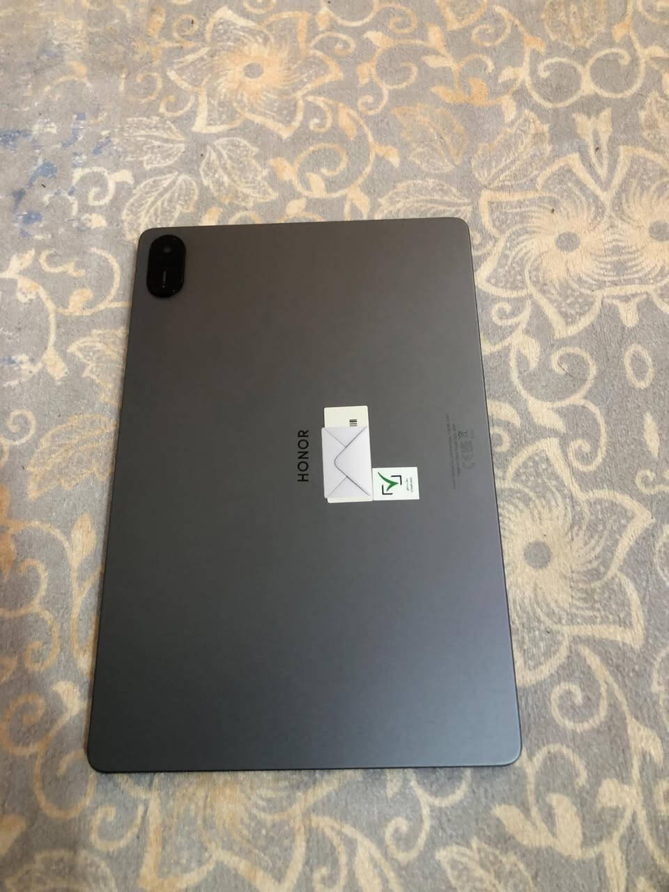 هونر باد X8a 

- *الشاشة*: 11 انج  ومعدل تحديث 90 هرتز
- *المعالج*: Snapdragon 680 ثماني النواة 
- *الرام*: 4 جيجا رام 
- *التخزين*: 128 جيجابايت
- *البطارية*: 8300 مللي أمبير
- *الكاميرا*: خلفية 5 ميجابكسل، أمامية 5 ميجابكسل
- *نظام التشغيل*: Android 14 مع واجهة MagicOS 8
- *الصوت*: 4 سماعات ستريو
-*المحلقات:شاحنه حافظة دفتريه كاروتنه دبوس 📌 SD
السعر:.200 وبيه مجال قليل


**إذا كنت صاحب هذا الإعلان وتريد حذفه لأي سبب، رجاءا أرسل رسالة إلى الدعم الفني**