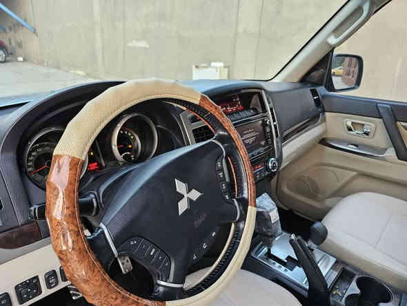 سلام عليكم 
باجيرو خليجي كويتي وكاله مديل 2020 راس الارنب ماشيه 72   رقم بغداد الدولي الجديد باسمي محرك 6سلندر 3500 دفع رباعي فول تحكم استيرن دفع رباعي شاشه قلاب كامره خلفيه كامره اماميه مري شفط كشن كهربائي داخل مخمل اف وايت ثلاث قطع تبريد زراك لايت زنون عالي ناصي بلادي حساس خلفي لد نهاري برده صندوك خلفيه داخل مطعم صاج لون السياره سلفر السياره عل وضع الشركه كير محرك تبريد تخم تاير السياره جاهزه سويج عدد 2 ثلاجه بالجكمجه مانع انزاق ونحدار كروز سرعه مكاني بغداد سعر 220 بيه مجال رقمي ***********
