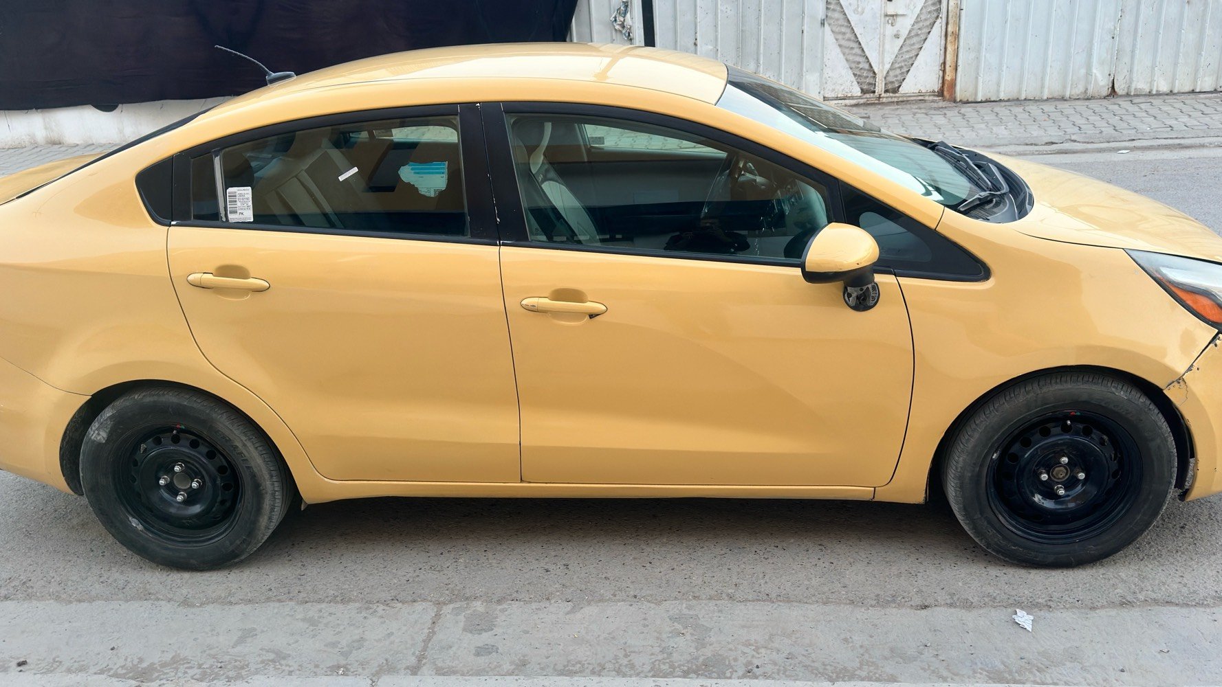 كيا ريو موديل 2013 وارد امريكي حادثه بنيد مبدل  ماشيه 187 مكينه 1600خير من الله سنويه لل2028 وبسمي  تبريد نقص غاز  فقط مكان بغداد الحسينيه سعر 70 وبيه مجال للتفاصيل ***********