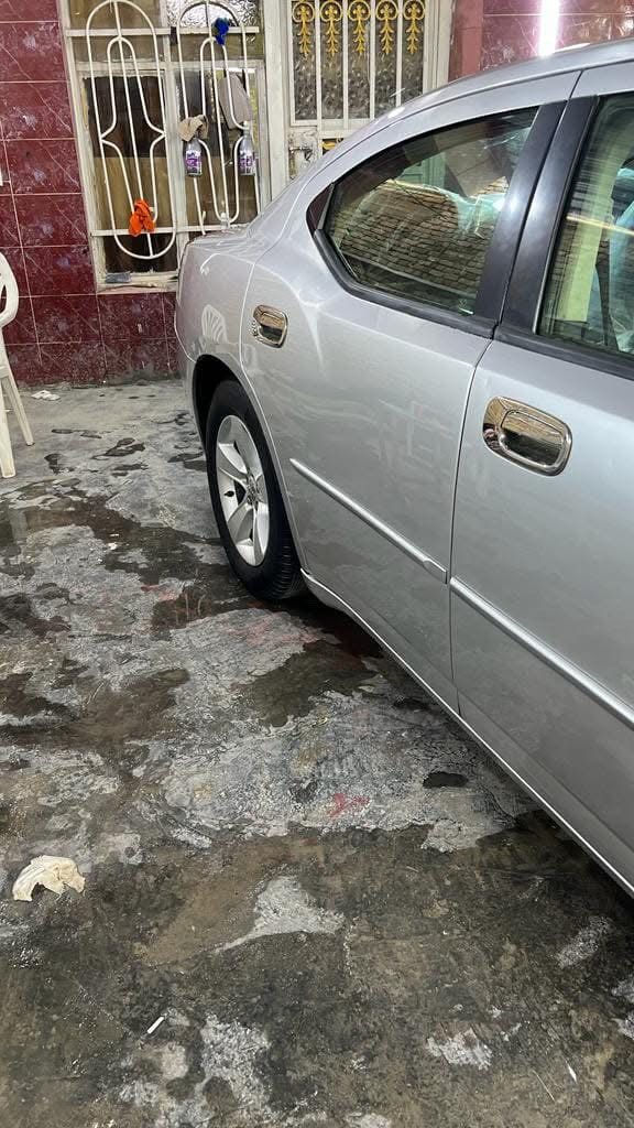 جارجر. 2010
اصل 3500
كلين تايتل 
ماشيه 120 m
بسمي. بغداد
مكينه وكير ستوهن شادهن حاويه
تخم تاير
تبريد 
***********
