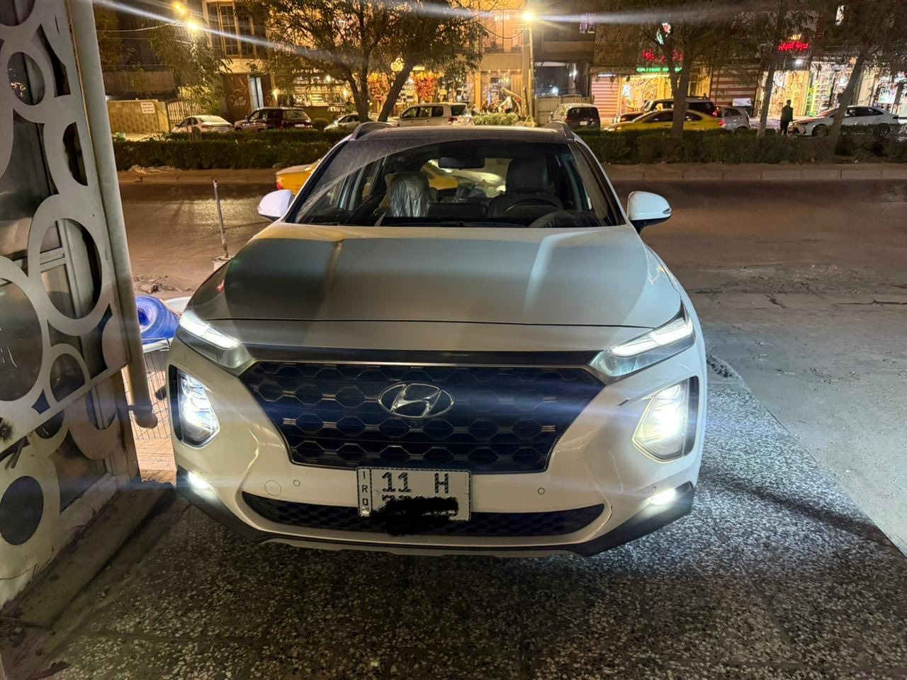 سلام عليكم 
هيونداي سنتافي 2020
بصمة 
بانوراما
لد امامي وخلفي
سايد بريك بصمة
اوتو هولد 
مكينة V6
جلد
كراسي كهرباء
دشبول ديجتال
كامرة امامية وخلفية
فورويل 
جنطة كهرباء
تبريد 3 قطع
تبريد بيانو
داخل قرميدي 
4 وضعيات قيادة
دشبول 4 الوان متغير 
جنطة كهرباء
السيارة فول مواصفات للاخير وبعد بيهة هواي مواصفات رقم بغداد وباسمي هزة وسنوية ورقم جديد مكينة كير مكفول
ومكفولة من الصبغ والضربة والتبديل 
مكاني بغداد وسعرها مناسب جدا رقمي ***********
