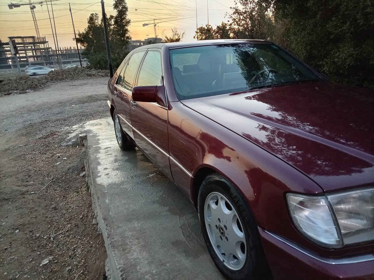 السلام عليكم للبيع فقط مارسدس شبح ١٩٩٤ بلاديه وجاهزه مكفوله من الحادث والتبديل صبغ فقط لانه جانت جارده كشنات جلد نظيفه لاشك ولا فطر فتحه بالقماره مري شفط تخم تاير حداديه جديده السعر ٧٨ وبيها مجال قليل واي استفسار اني حاظر *********** مكان السياره بغداد الامين
