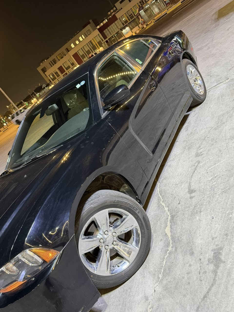 سلام عليكم دوج جارجر لبيع لون اسود  خليجي كفاله عامه موديل 2014سياره جديده حيل وما ناقصه اي شي رقم سليمانيه سنويه ل2030 سياره نص مواصفات كير كصبه وشاشه صغيره مكانه بصرة ***********
