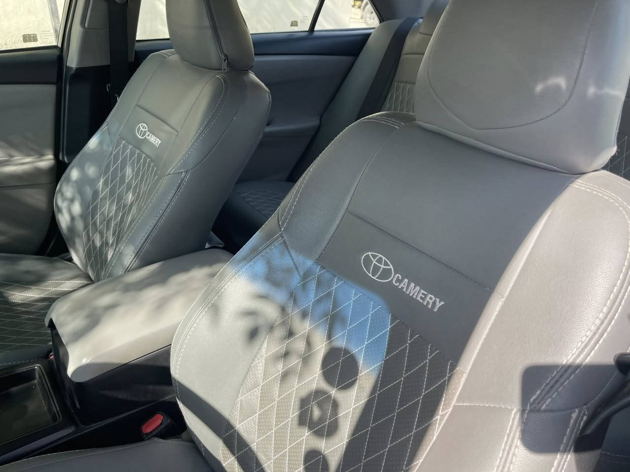 كامري ٢٠١٧ SE كلين    غرفة ملكي رصاصي  استخدام شخصي   بأسمي   جاهزة  .. ***********
