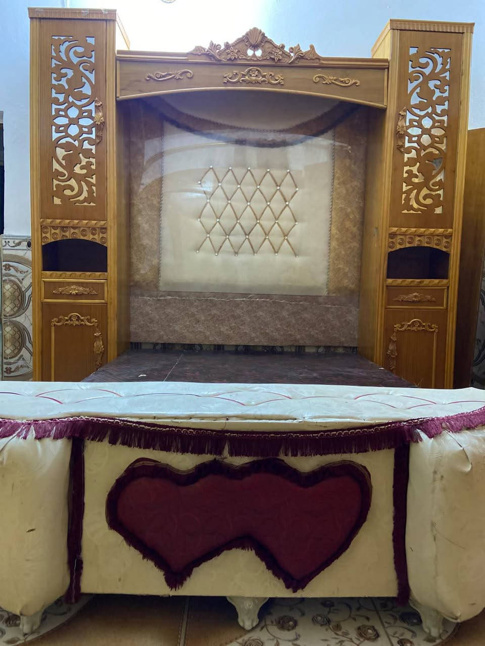 السلام عليكم يوجد غرفه نوم ملكي السعر مليون50وبيه مجال الاستفسار ع رقم ***********ع واتساب
