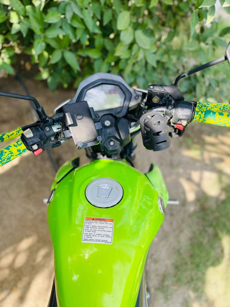 هاوجي موديل 22 مسجل بأسمي  نضافه فول سعر خاص الي يحب يتصل ع رقم ***********
