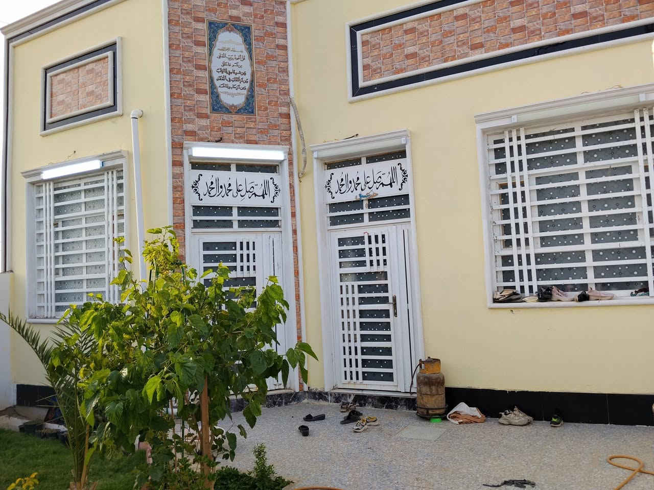 دار للبيع طابو زراعي سند 25 مجمع عزيز اشريف المياحي المساحه ٢٠٠ متر خدمات ماء كهرباء مجاري تبليط خدمات فول العنوان خلف حي الزيتون ولشراي يتصل ***********
