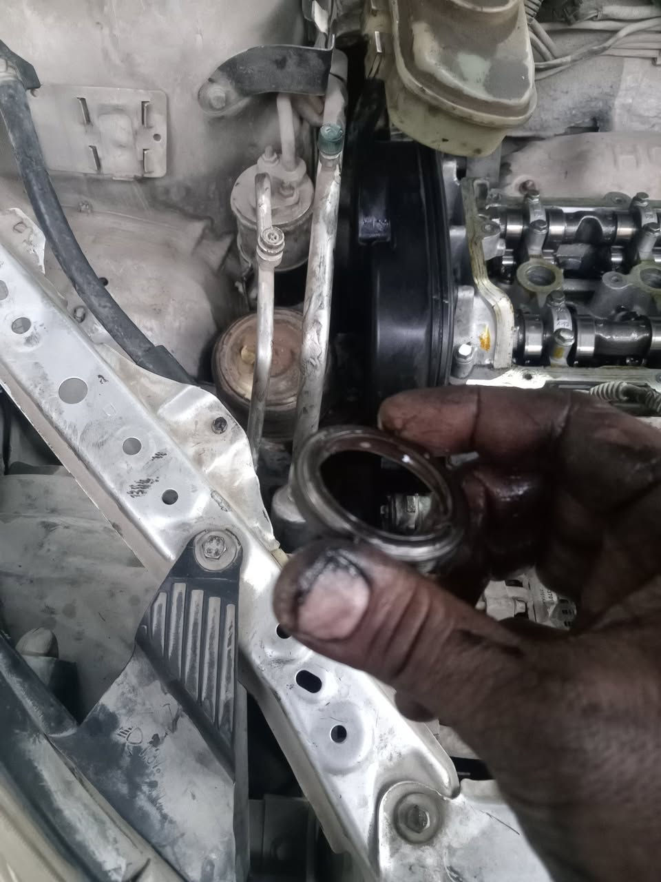 السلام عليكم رمضان كريم وكل عام وانتم بخير من الأعمال تبديل جبن تايمن الكيس بسبب نضوح دهن و تبديل حساس كليو متر بسبب اختفئ النمر بلشاشه وعته أثناء الانطلاق ومن اعمل المواقعية تبديل جبنة بولي كرنك مع العلم مجفت بس خلين جبنه له تجاري يابسه ساعه وبالشارع خلعت عنده  واعمال اخرئ
الفني ابو مهيمن ***********
