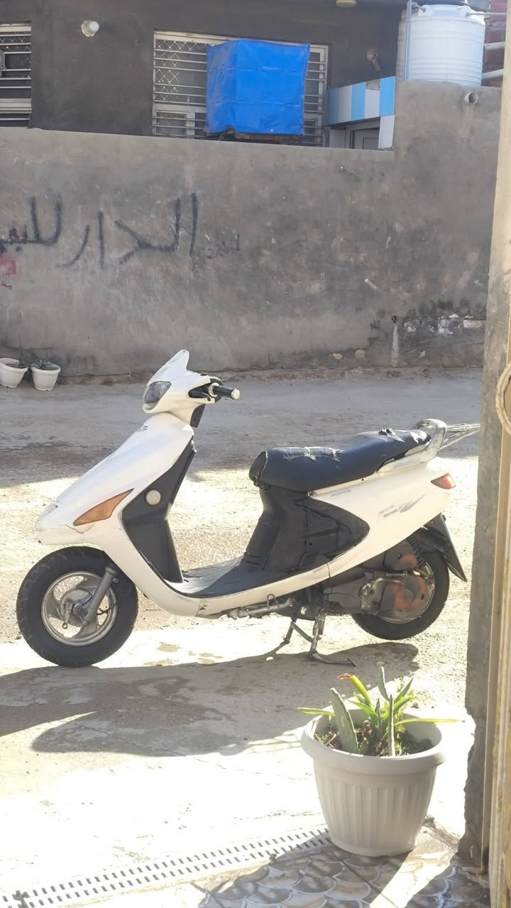 سلام عليكم دراجه فراشه للبيع مكينه كابريتر شاصي بجيس شلعه ومعدل خير من الله تجي وتشوف بعينك السعر ب450 وبيه مجال تواصل عل خاص او *********** وبيك خير وتدلل
