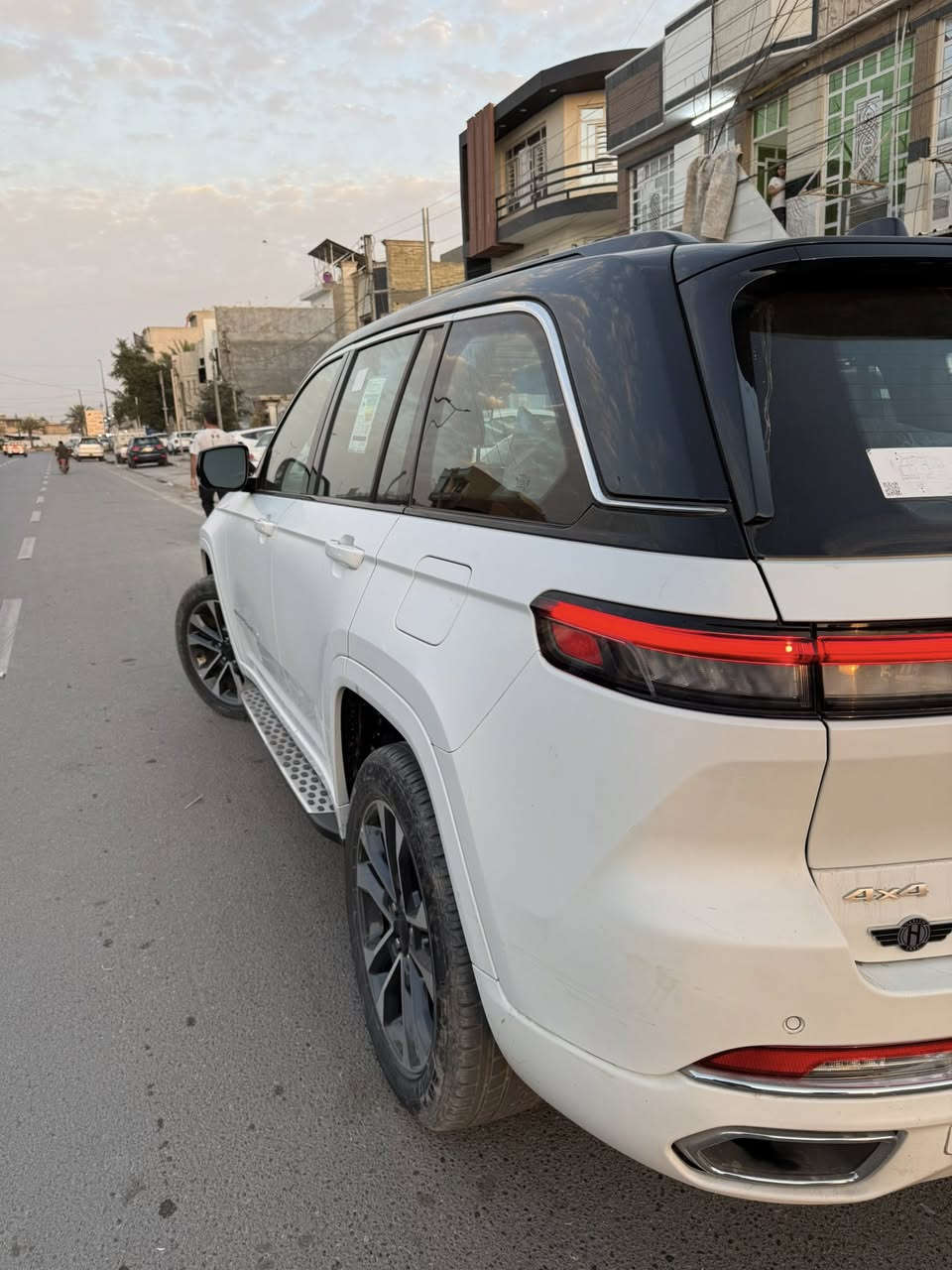 جيب 2024 هارلم اوفر لاند✨
* دفع رباعي 4X4متطور
*نظام التعليق الهوائي (جكات)
*فتحة سقف بانوراما
*الصندوق كهربائي بخاصية الفتح باستشعار القدم او
البصمة
*ويل المنيوم قياس 20 انج
*شاشة التحكم الرئيسية لمس بنظام Uconnect 5
بقياس 10.1 انج مع نظام ملاحة
*شاشة القيادة الرقمية بقياس 10.25 انج
*شاشة عرض لوحة القيادة على الزجاج الأمامي (داتا
شو)
*رادار تفاعلي مع خاصية التوقف والانطلاق
*تحذير النقطة العمياء
*تحذير الخروج عن المسار
*نظام المحافظة على البقاء فى المسار
*نظام التعرف على اشارات المرور
*خاصية المساعدة على التوجية فى التقاطعات لتفادى
الحوادث
*حساسات امامية وخلفية
*كاميرات 360 للرؤية المحيطية
*كاميرا رؤيا ليليه
*كاميرا رؤيا ليليه
*المرآة الداخلية مزودة بشاشة لعرض الكاميرا الخلفي
*نظام مانع تصادم خلفى
*نظام القيادة شبه الذاتية
*مقصورة الركاب من الجلد الفاخر
*المقاعد الامامية مبردة ومدفأة
*المقاعد الخلفية مدفأة
*المقاعد الامامية مساج
*مقاعدة امامية كهربائية....
*مقاعد امامية ذاكرة
*نظام ابل كار بلاى و اندرويد اوتو لاسلكي
*نظام صوتي فاخر 9 سماعات من ALPINE
*دخول ذكي (بصمة)
*نظام التشغيل عن بُعد
*مرايا خارجية قابلة للطي كهربائيًا مدفئة
*مصابيح أمامية أوتوماتيكية مع مصابيح نهارية
وكشافات ضباب LED
*نظام التحكم التلقائي في الضوء العالى
*دواسات جانبية
*ماسحات زجاج أمامي حساسة للمطر
*شاحن هاتف لاسلكي

*نظام ابل كار بلاى و اندرويد اوتو لاسلكي
*نظام صوتي فاخر 9 سماعات من ALPINE
*دخول ذكي (بصمة)
*نظام التشغيل عن بُعد
*مرايا خارجية قابلة للطي كهربائيًا مدفئة
*مصابيح أمامية أوتوماتيكية مع مصابيح نهارية
وكشافات ضباب LED
*نظام التحكم التلقائي في الضوء العالى.
*دواسات جانبية
*ماسحات زجاج أمامي حساسة للمطر
*شاحن هاتف لاسلكي
*انماط قيادة متعددة رياضية وللطرق الوعرة
*وسائد امان هوائية أمامية/جانبية/ خلفية.

**مكفولة وعله الفحص 🖤🖤

*مغلفة ppf افلام حمايةًوبي ضمان

*السياره هارلم وبعدها بل ضمان 
**ماشية 17 كم 

السعر 470$$ورقة وبيها مجال 

‭📞📞0771 848 6220‬للستفسار ‏
