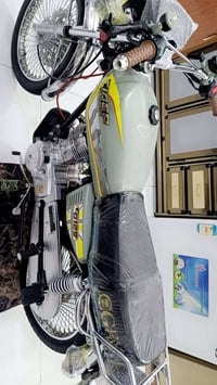 تايكر موديل 2025 جديده بعدها بل جيس صارله شهر طالعه من الوكيل لون سمنت...