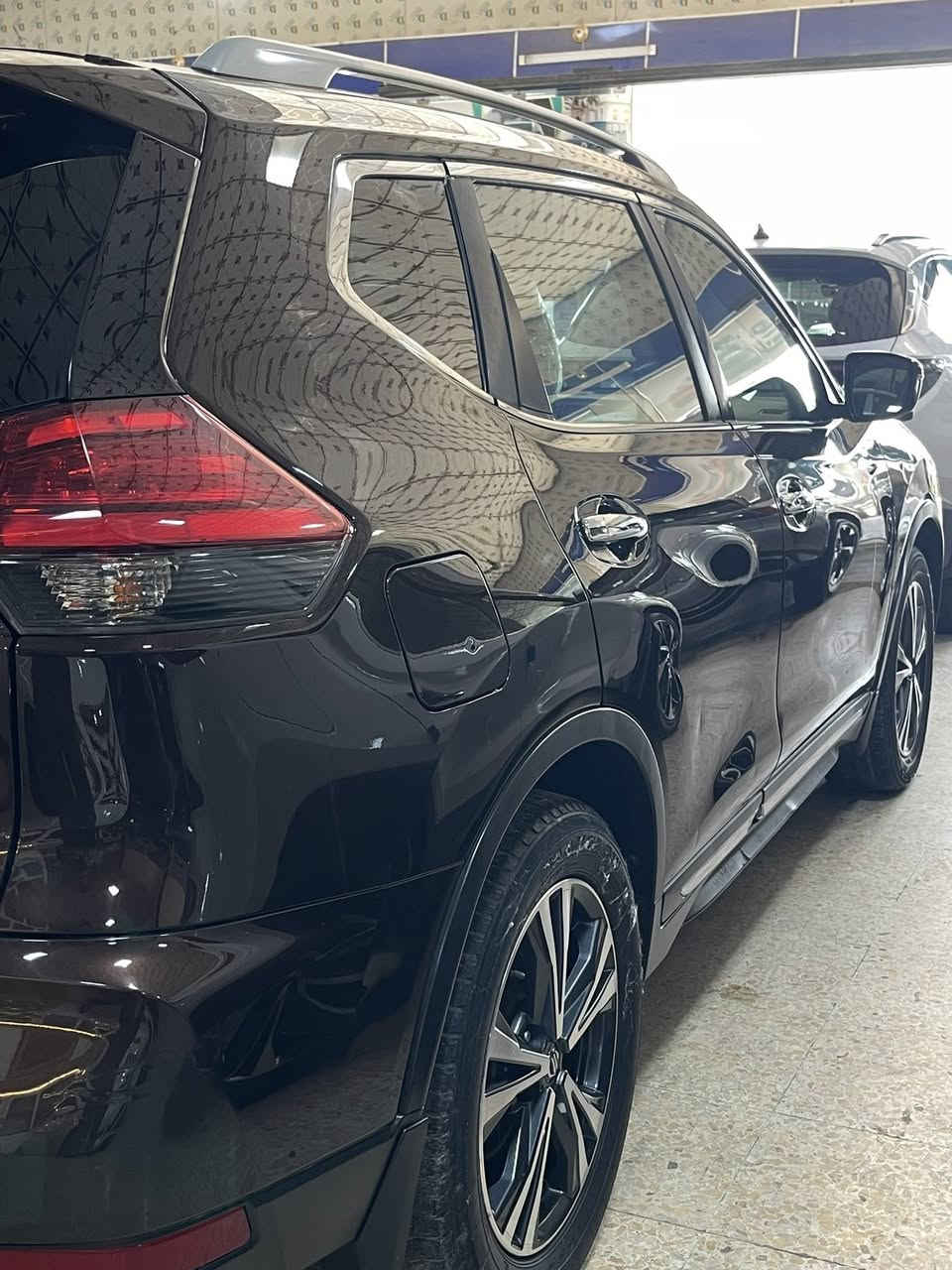 السلام عليكم ورحمة الله وبركاته
من رخصة الادمن المحترم 

نيسان اكس تريل  2019 SV خليجي كفاله

ماشية 52.000 حقيقي

المكينة 4 سلندر 2500 دوش المرغوبة

بدون ضرر ولا صبغ 

شاصي و دواخل سليمة

 

المواصفات : 

بصمة + تشغيل عن بعد 

كرسي سائق كهربائي

شاشة بيها اندرويد اوتو وابل كار بلي 

كاميرا خلفية 

تبريد شاشة

تدفئة تبريد مقاعد

رادار امامي وخلفي وجانبي 

تحديد مسار 

نقطة عمياء 

قطعتين تبريد 

صندوق كهرب وبحركة القدم 

تحديد مسار + تحكمات ستيرن 

مثبت سرعة 

وضعيات قيادة سبورت + ايكو  + نورمال 

طخم تاير جديد 

الموقع / الانبار الفلوجة  ***********

السعر مناسب
