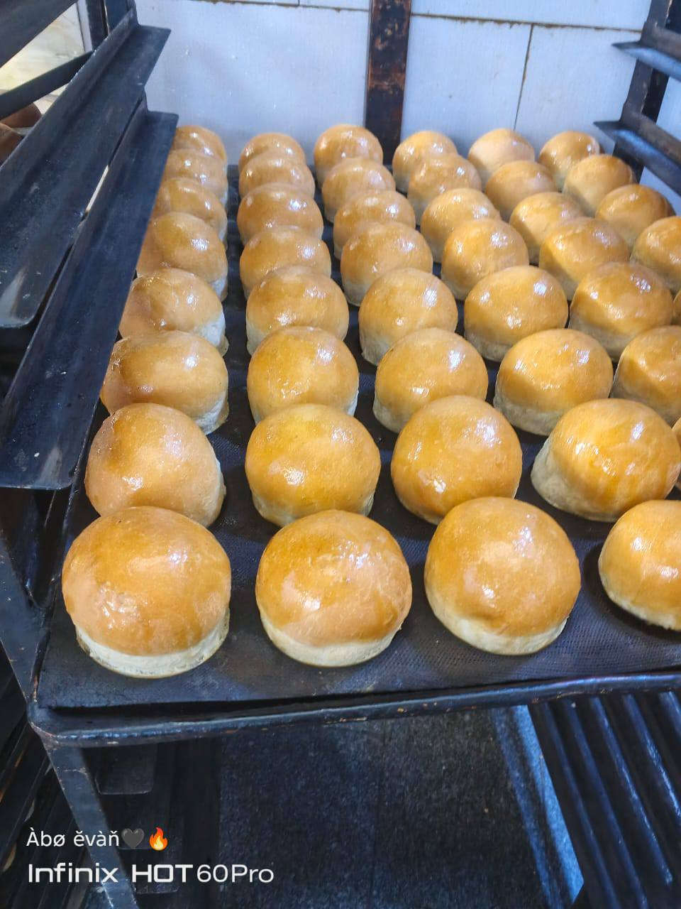 السلام عليكم ورحمه الله
خلفة سوري معي فيزا وامشي باوراق الاقامه من شهر وصلت العراق اشتغل صمون كهربائي _شرك_كعك سمسم_كليجا_برازق 
مكاني بغداد الجديدة 
لأتصال ‏‪***********
واتساب 963984514237+
