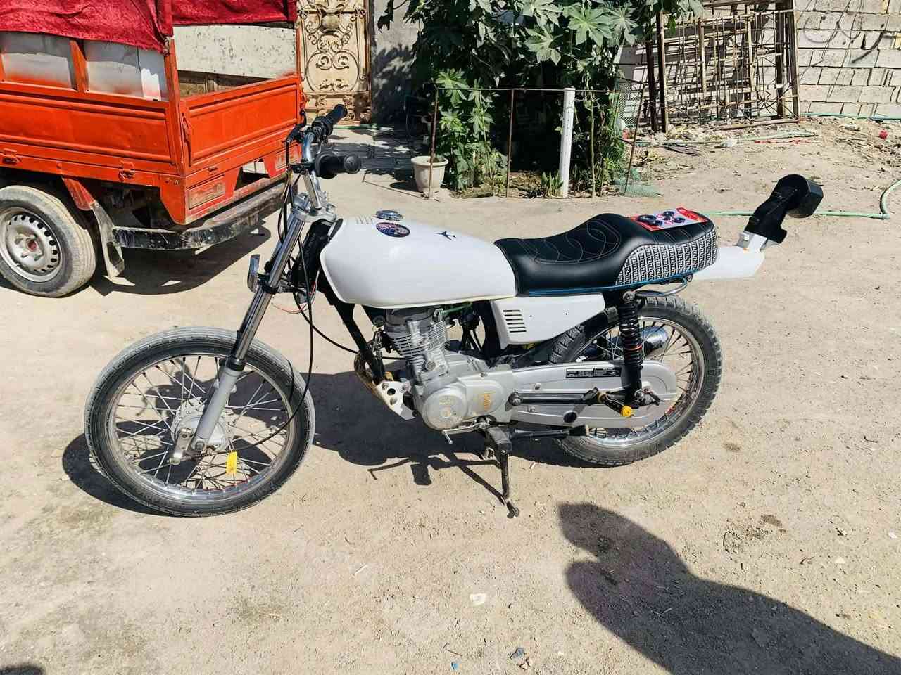 السلام عليكم  اليوم جايبيلكم قطعه حلوه ونضيفه اربعه كير  محرك ارشه ولشاصي نامه الدراجه حيل نضيفه مديل 2020 الدراجه كما موضع كدامكم  حربيه أوراق مكاني   م   مكاني النجف الدراجه حيل نضيفه رقمي الخاص ***********  حيل مستعجل 700 وبيها مجال حك الجيه خادمكم حمودي الحربي
