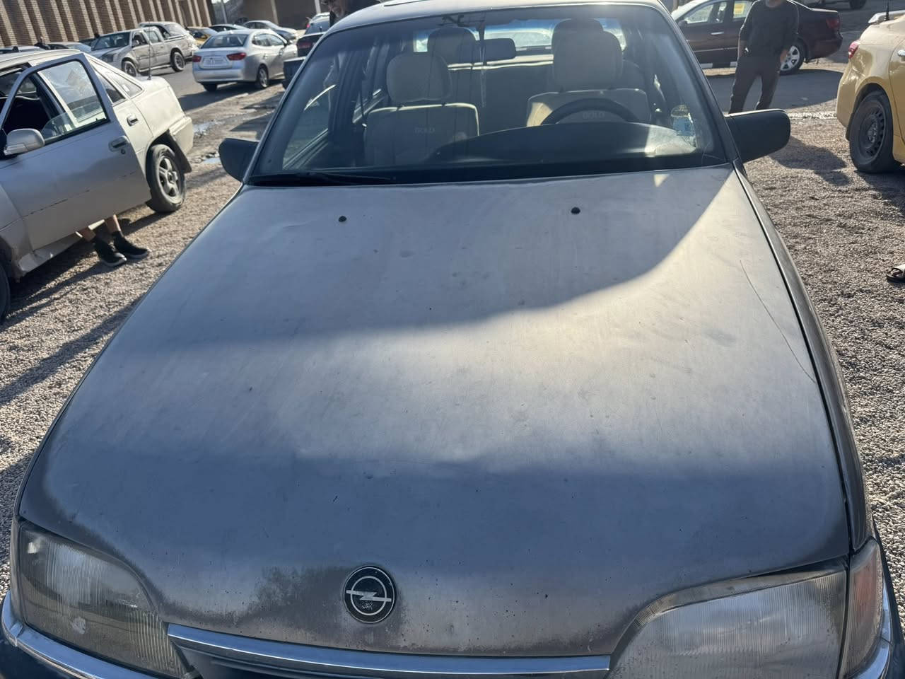 اوبل أوميكا للبيع موديل 91 سيارة جديدة بلادية بعده ع الشركة 
السعر 40 
رقم الهاتف ***********
