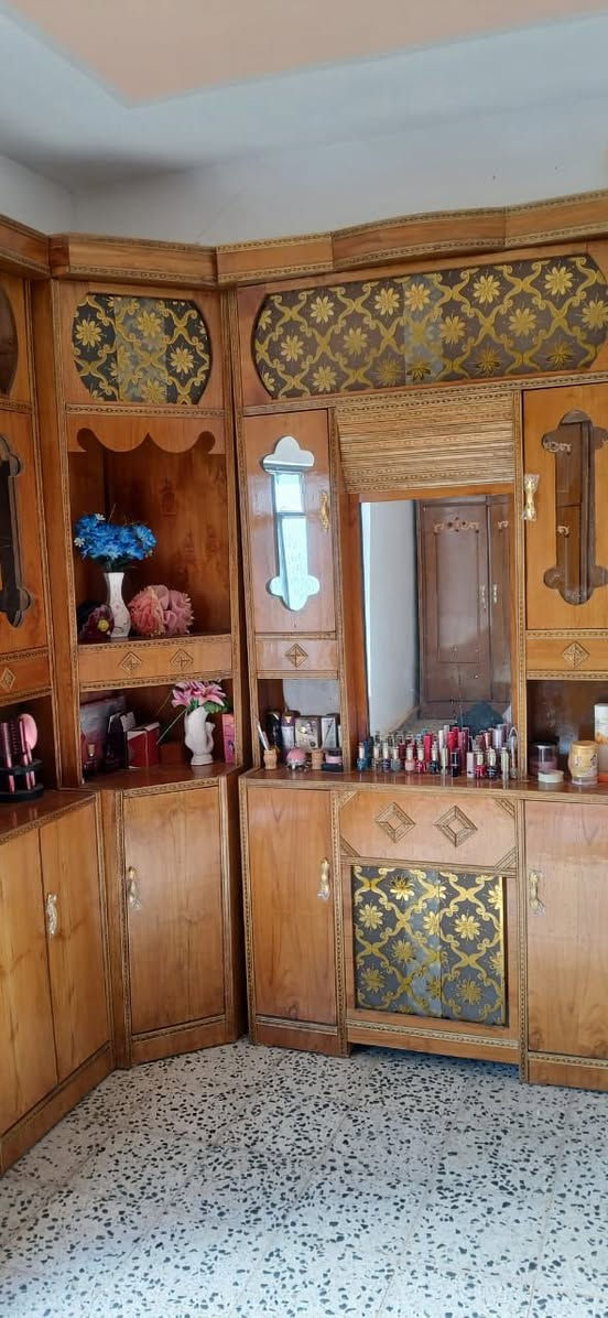 من رخصة الادمن .. 
غرفه اخشاب احطاطة عراقي مستخدمة نظيفه كلش  
 السعر مليون وبيه مجال ..


**إذا كنت صاحب هذا الإعلان وتريد حذفه لأي سبب، رجاءا أرسل رسالة إلى الدعم الفني**