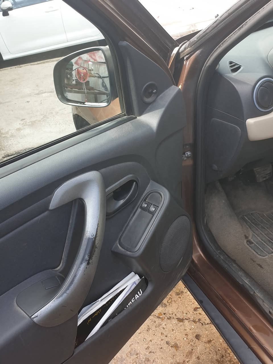 رينو داستر 2016 فرنسي رقم بغداد
مكينة 2000 
كير مكينة مكفولات 
تبريد تدفئة 
تحكمات ستيرن 
مثبت سرعه 
مانع انزلاق 
تخم تاير جديد 
٣ قطع صبغ فقط بدون دواخل 
تحويل مباشر 
 
السعر 90 
مقدمة 40 
شهرية 3 اوراق 
*********** 
مكان السيارة بغداد
