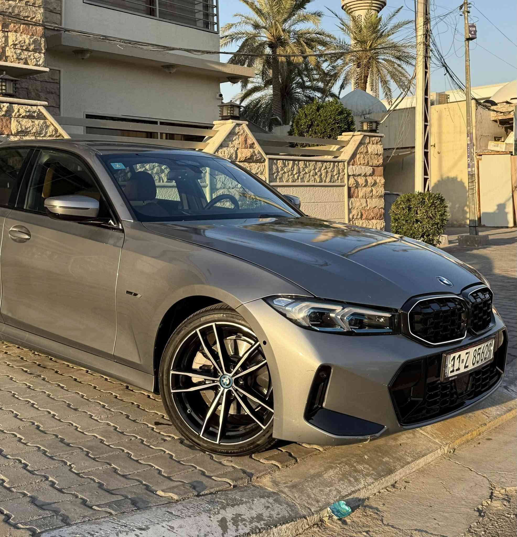 السلام عليكم . 
للبيع : 330e 2023 Mpackage
عداد المسافه : 30 الف 
الضرر : فقط تبديل بنيد اثر طخه بخشم البنيد 
بدون لغود بدون شواصي بدون ايرباك كله كفاله 
السياره فول مواصفات 
توقف ذاتي ، رادارات ، نقط عمياء ، كاميرا امامي + خلفي . 
وبعد بيهه هواي 
مابيهه اي نقص وكامله 
مكاني المنصور الداوودي 
رقم ***********
