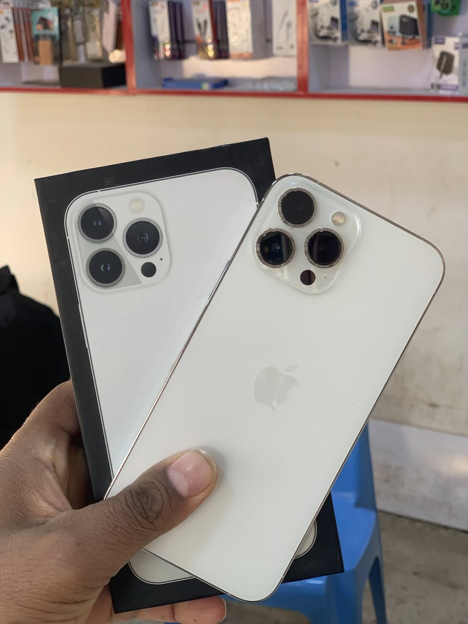 السلام عليكم
آيفونات 13برو ماكس 

ماستر AAA
الذاكرة 256
متوفر إقصاد على الماستر الرافدين 
مكفولات 
***********
***********
