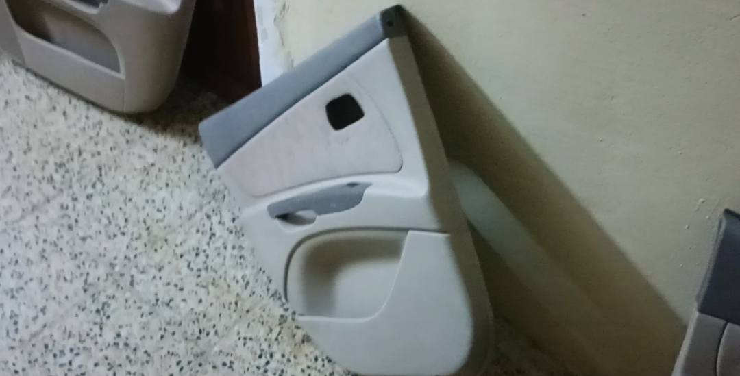 سلام عليكم اربع بطاين كيه ريو او كشنات او عطر اكسن او مضلات ***********
