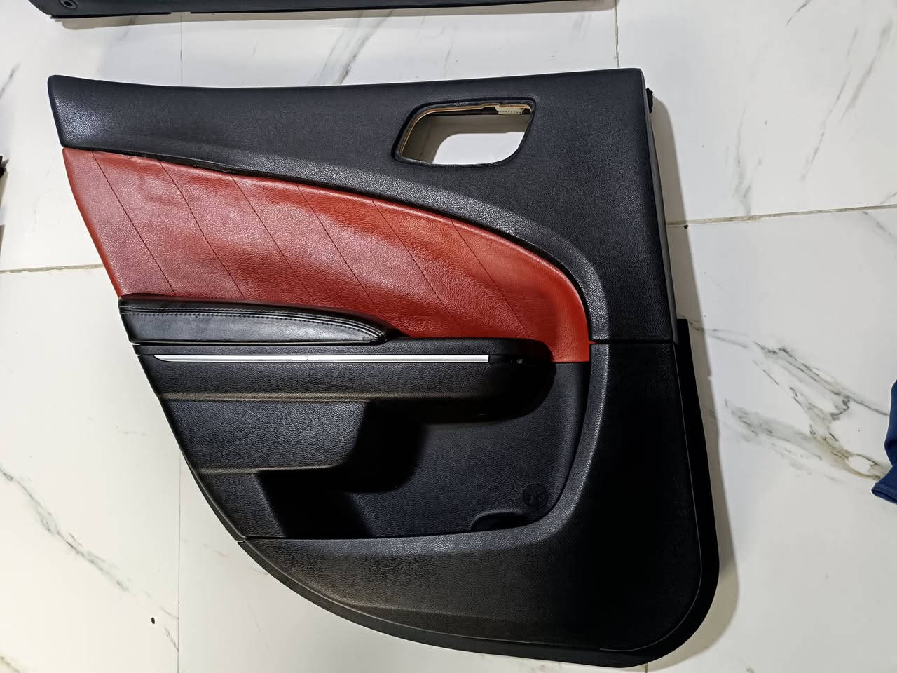 بطاين جارجر يرهمن من موديل 15_23 السعر 110+بيبان اثنين جهه السايق مصبوغات بدون شخوط للون فيلي السعر 200 موبايل ***********
