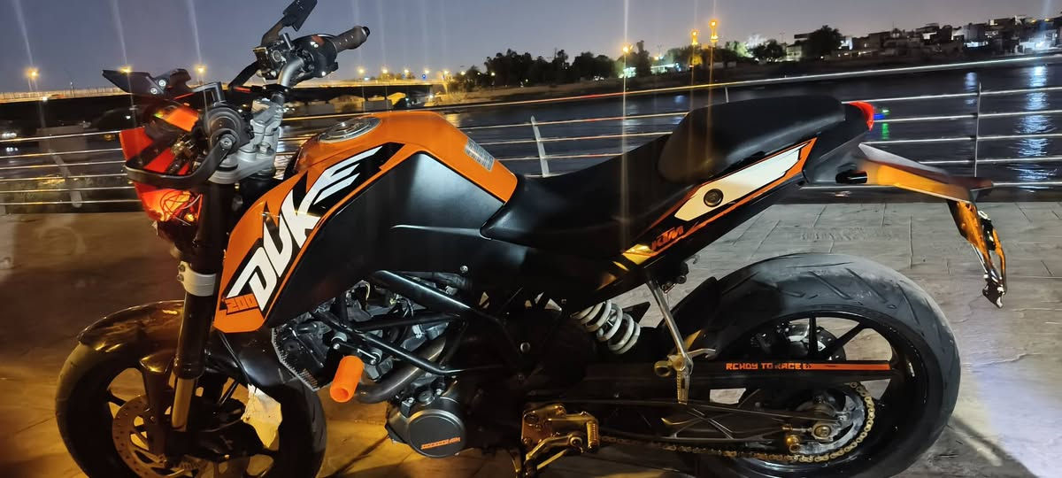 سلام عليكم
دراجة KTM 200cc
نمساوية و ارد ياباني غير مرقم 
السعر ١٧٠٠ ماشية ٣٦ الف
مكاني الكاظمية 
***********
