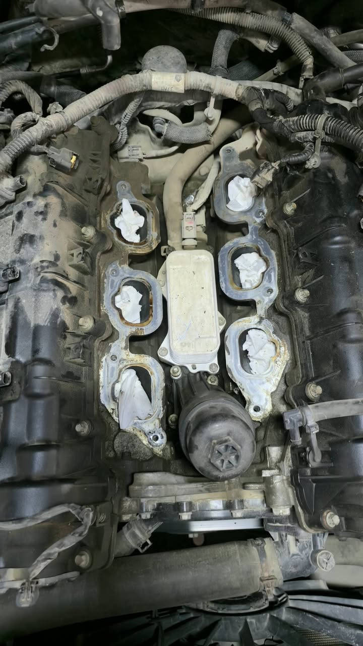 *تنظيف غرفه الاحتراق
*تنظيف الولفات
*تنظيف الثروتل او الجويتر 
*تنظيف الثلاجه او الدكشن البارد
*تنظيف البخاخات او النوزلات
*تنظيف حساسات vvt
*تنظيف حساسات الكام شفت
*تنظيف حساس النوك سنسر وحساس الكرنك
👈 فحص وتصفير عقل السياره واطفاء ضوء الجيك بالجهاز
كل هذا العرض ب 75 الف فقط ترجع سيارتك وكاله وسحبها يتغير ويقل الادوانز ويقل صرفيات البانزين .. سوي ادامه قبل ليجي الصيف
 العنوان مجمع الزهور طريق محمد القاسم ***********
