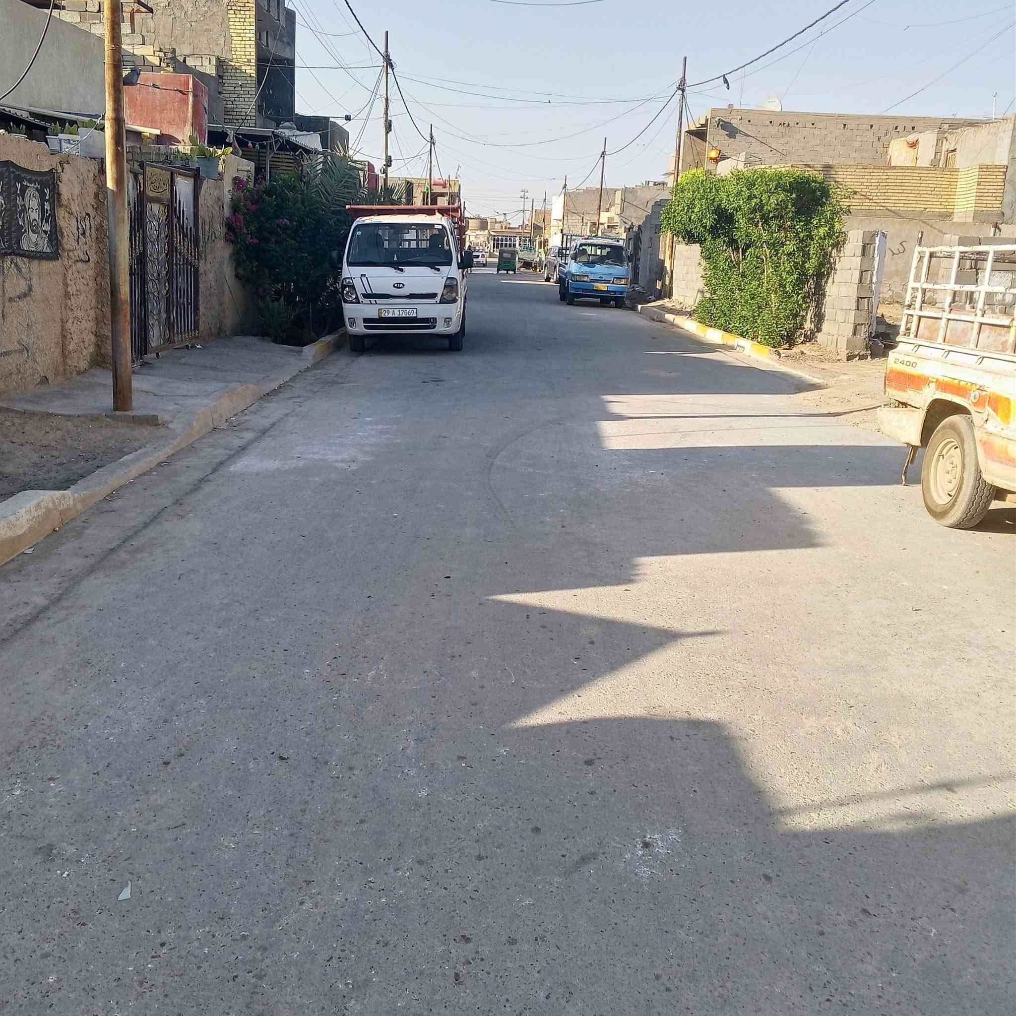 السلام عليكم 
البيت قاطين نضيف البيع 
في شارع أبو علي مقابل حسينيه ال هاشم 
تصال على هذا رقم ***********
