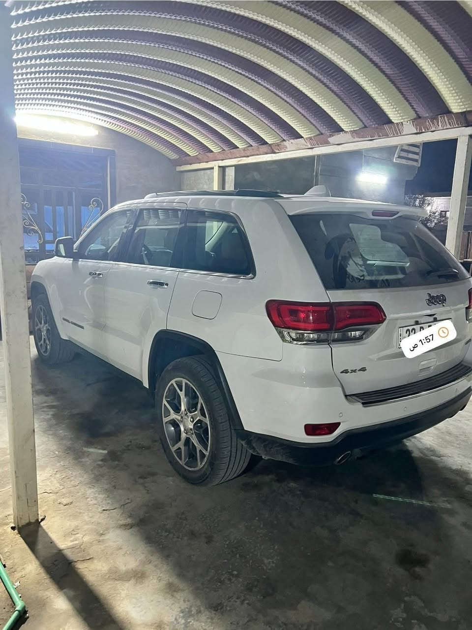 جيب شيروكي لمتد بلاس موديل 19للبيعً
فول مواصفات بصمة 6 سلندر فورويل 

كفاله عامه عده البارد

(ثلاث مكانات بارد )    

المحرك : V6.  3.6L . 

العداد :  84 km  

المواصفات : 4x4

* قيادة ذاتية عند المنعطفات. 

* رادار امامي مع مانع تصادم . 

* تحذير الخروج عن المسار . 

* مستشعر نوم السائق مع نظام التوقف الآلي 

* تحذير النقطة عمياء

* شاحن موبايل وايرلس 

* ⁠تبترونيك كير بالستيرن

* ويل كب بلاك توب قياس  19 انج ..  

* كاميرة . 

* المصابيح الأمامية زنون 

* دخول ذكي. . 

* تشغيل عن بعد .

* الصندوق الخلفيي كهربائي

* حساسات خلفية  .

* مكيف خلفي مع وحدة تحكم منفصلة . 

* تدفئة كشنات + ستيرن +تبريد

بانوراما. 

* مانع تصادم خلفي 

* محدد سرعة . 

* نظام التشغيل والاطفاء الاوتوماتيكي .

* نظام بريك اوتماتيكي

*المكان بغداد 

السعر245$

***********
