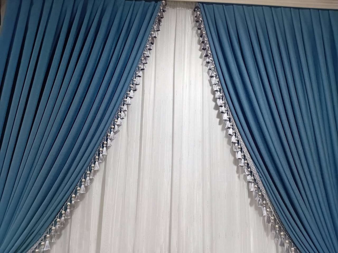 تم بحمد الله إفتتاح محل ستائر الفيروز الفرع الثاني مقابيل مسجد صعصعه يتوفر ستائر خليجي وتركي من اجود الاقمشه مستعدين لتجهيز المنازل كرسته وعمل متواجدون من الساعه ال4عصرا الى ال10ليلا للأستفسار الاتصال بالرقم ***********متوفر واتساب
