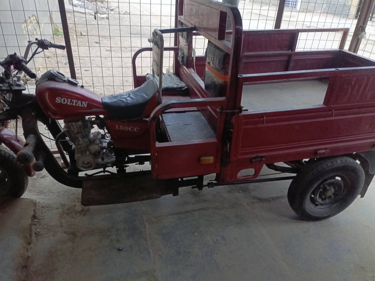 سلام عليكم ستوته للبيع جديدة وكاملة من كلشي جاهزة اللعمل محرك صار شهر من شديناه هوة والكير كهربائيات جديدة  اوراق اصولي مدوار مديل 20سعر مليونين وبيه مجال الاتصال ‏‪***********‬‏
