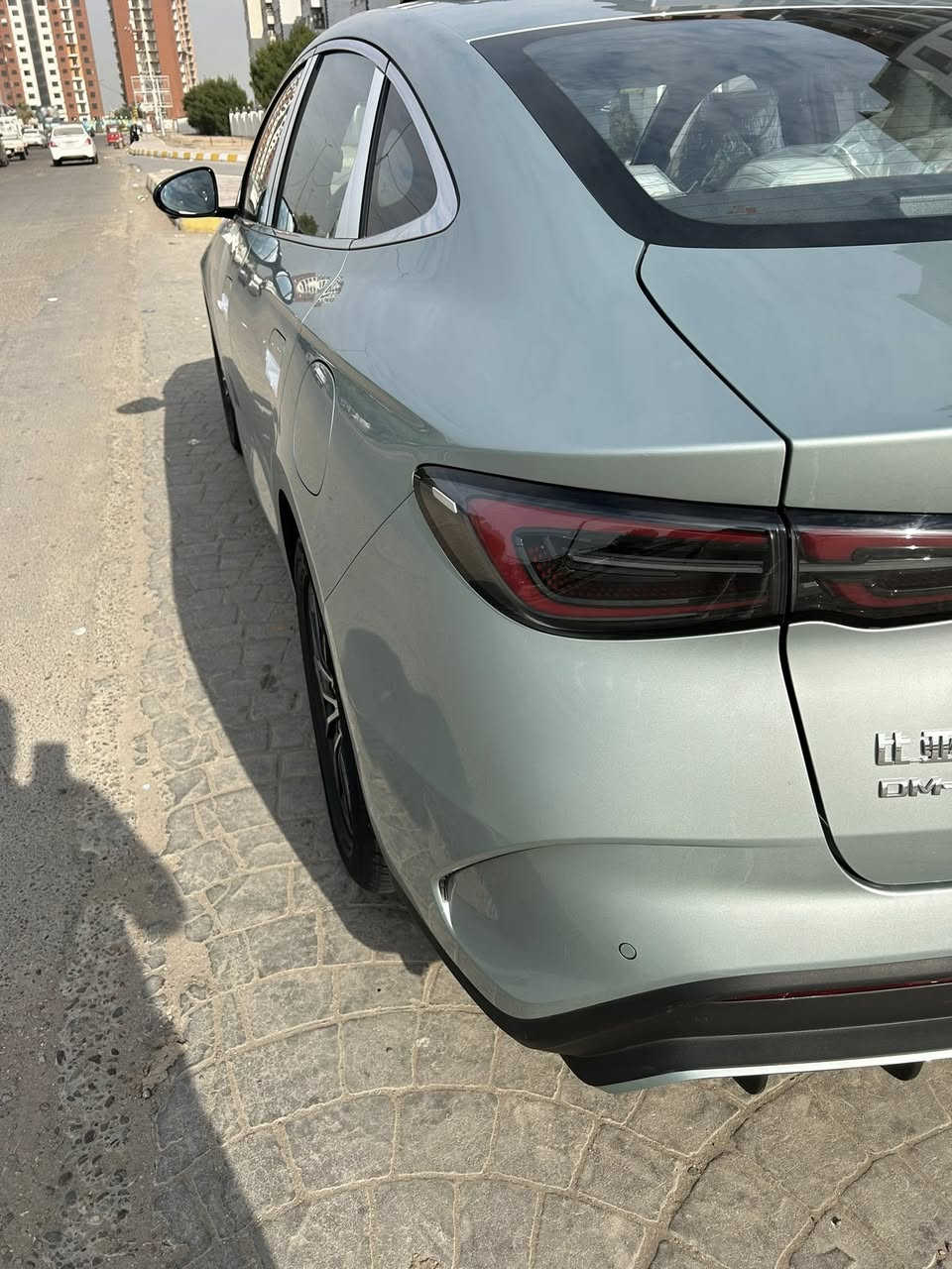 السلام عليكم بي واي دي سيل. 6 ماشيه ١٧٠٠ موديل ٢٤ رقم بغداد باسمي فول مواصفات ٤ كامرات 
السعر ٢٣ مليون وربع 
***********
