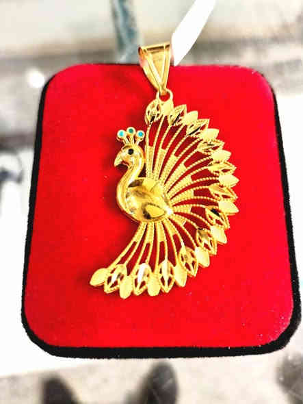 مداليه طاووس ايطالي
الوزن ٥،١٥ غرام 
السعر  ٩٥٥ الف
 محافظه بابل صياغه نزار المومن ***********
 يوجد توصيل لكل المحافظات العراقية 🎀💎👀💅
