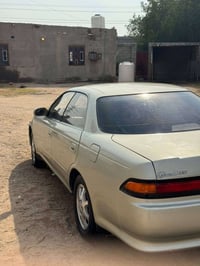 للبيع مارك نفخ لون ذهبي موديل 1993 مكفوله من الكص والنقل جثه والضربه و...