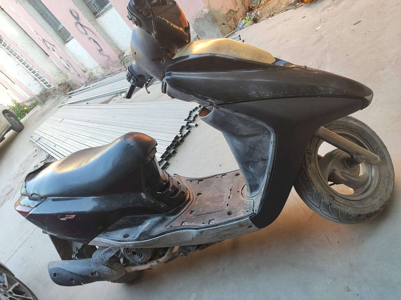 بريز للبيع كامله سلف هندر مكاني بغداد الطوبجي هاتف ***********سعر 300الف قفل
