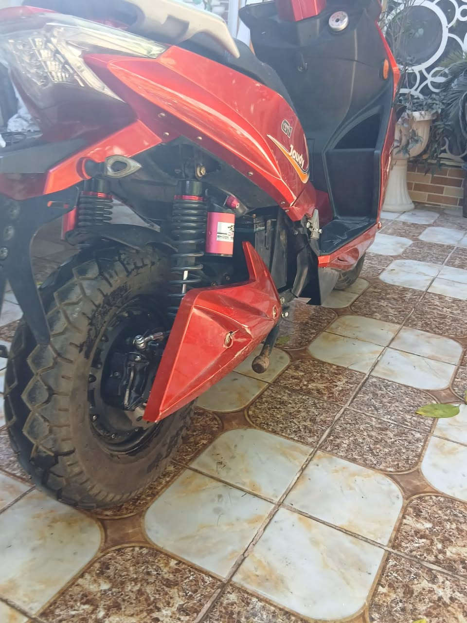 السلام عليكم
دراجه شحن رياضية

بطاريات عدد 6 كبار

ملف 2500 وسرعتها 85 حقيقي 

بصمات 2 وتشغيل عن بعد مع سويج

لايت أمامي لد وخلفي كذلك لد

دسكات أمامي وخلفي

شاحنه حجم كبير

للبيع بـ 500 وبيها مجال بسيط ، عنواني غزالية وهذا رقمي :

0772 968 3757
