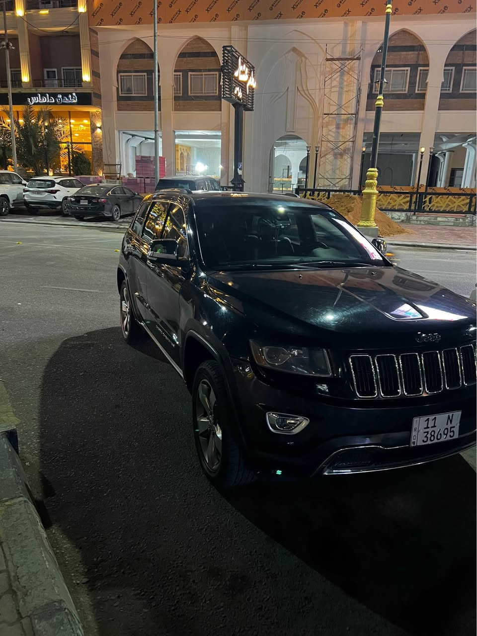 جيب كراند شيروكي 2014  لمتدد شاشه جبيره  فتحه دبل صالنصه اربع كشنات تدفئه كشنات اماميه كهرباىيه مواصفات اللمتدد معروفه بعد نضيفه كلش ماشيه 108 كيلو وقابل للزياده السياره جاهزه من كلشي بيه باب خلفي عكس السايق صبغ  وتكحيل بخشم الجاملغ جهه السايق مكينه كير خير من لله *********** كربلاء, العراق
