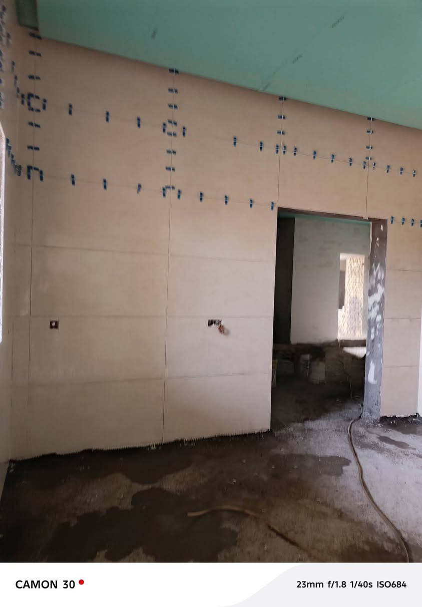 خلفه سيراميك درجه اوله متفرق حاليا ***********
