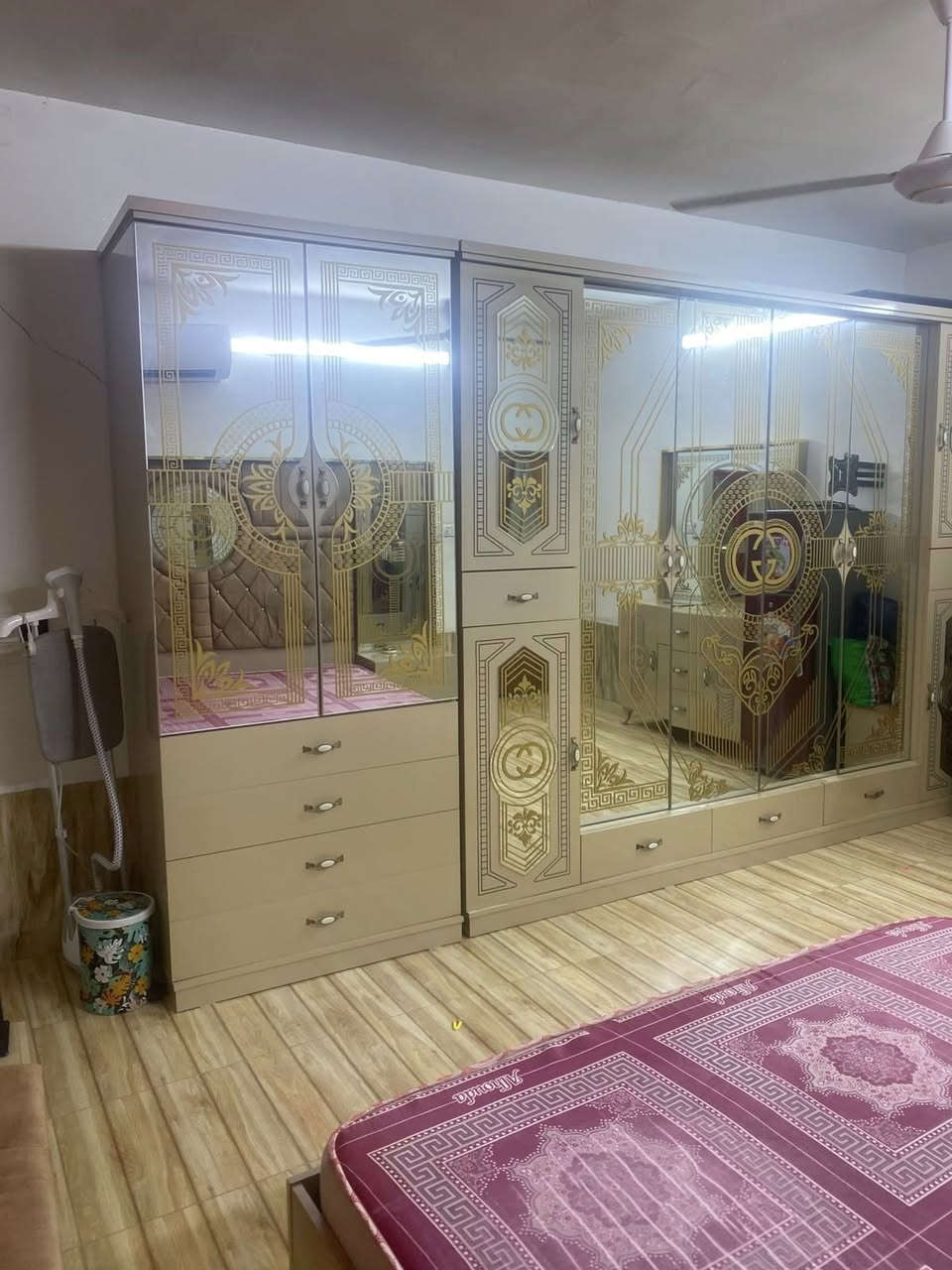 سلام عليكم غرفه مستخدمه شي قليل سعر 900وبي مجال الاستفسار تصال ***********
