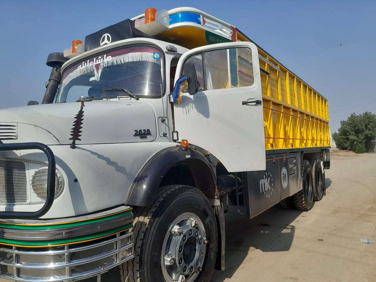 السلام عليكم اقجم للبيع موديل 92 مكينه جديدة
كير ١١١ مكينه جديدة 
الاتصال  ***********ابو علي 
              ***********
