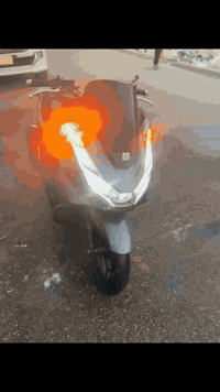 السلام عليكم من رخصت الادمن دراجة Pcx جيل الرابع كفاله عامه حساسات كهربائيات كله شغاله دراجة نضيفه خير من الله مثل ماموضح بلصور سعر 18$ ورقه وبيه مجال حك الجيه مكاني بغداد الشعله *********** للاستفسار غير متواجد على الانترنت
