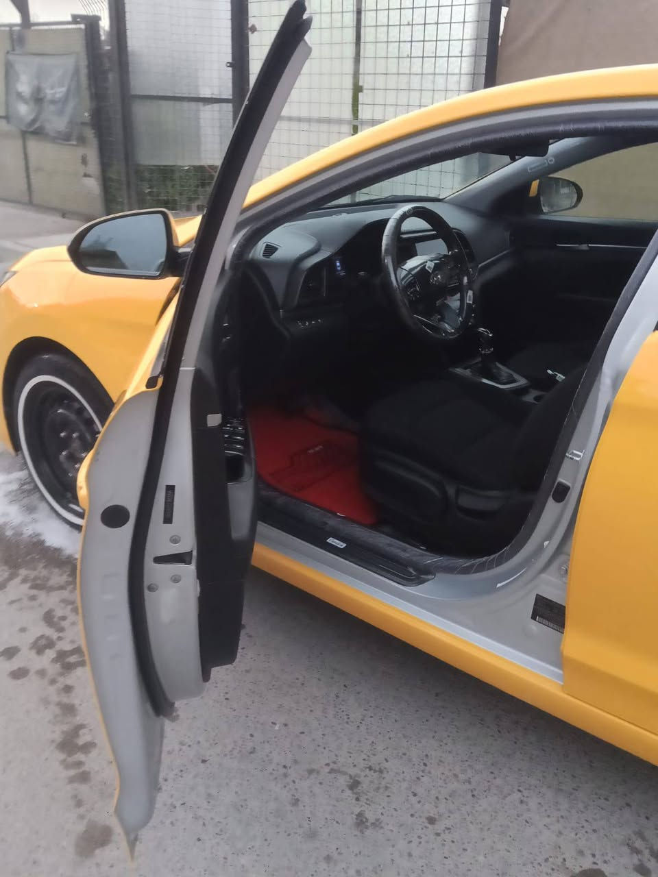 من رخصه مدير الاكروب المحترم
الانترة 2020 امريكي 
داخله كلين بدون اي ضرر فقط دعاميه 
داخل العراق صار بيها معجون وصبغ مكانات زغيرة اثر طلقات موضحه بل الصور 
مواصفات نص فول معروفه ميحتاج ذكرهن 
السيارة جديده  ماشيه 140مبيها اي نقص 
مكان السيارة بغداد البلديات 
السعر 135 
***********
