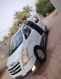 للبيع استاركس 2010 كفالة بإسمي للاستفسار الاتصال على الرقم 07829036441
