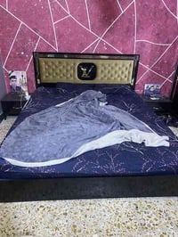 غرفه نوم لوك كلش نضيفه استخدام 4اشهر. للبيع.  بيها 3قطع.   لونها اسود ...