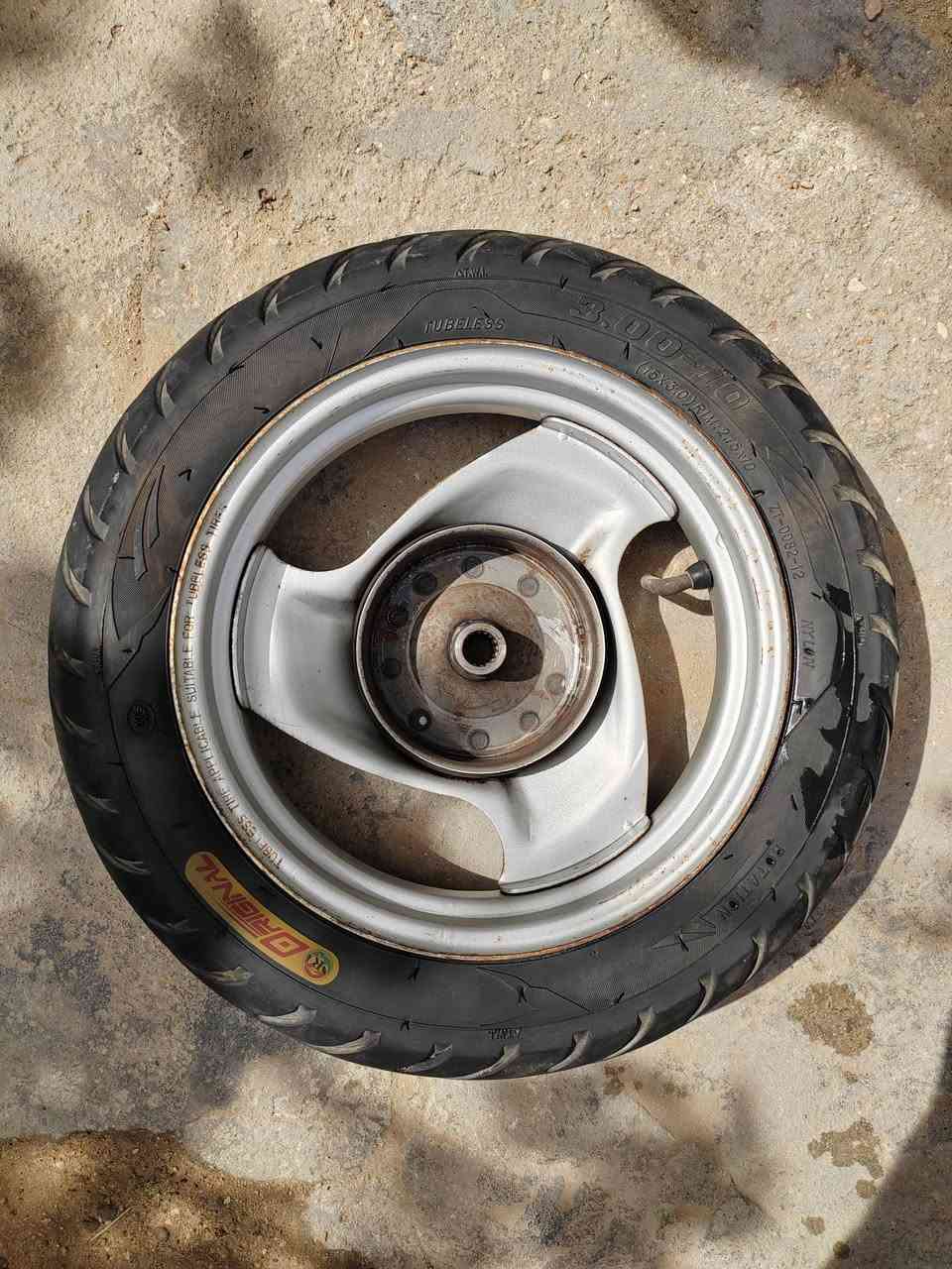 غراض أصليةكفالة عامة الغراض
 تفصيخ نظيفة كلش مال يابان
ويل هوة والتاير ب15
صالنصة اصلية ياباني ب30 يبيعونها ب50
دبل ب5 الف بعدة بدهنة
العنوان حي المعلمين 
ويوجد توصيل داخل كربلاء ب3 الف


**إذا كنت صاحب هذا الإعلان وتريد حذفه لأي سبب، رجاءا أرسل رسالة إلى الدعم الفني**